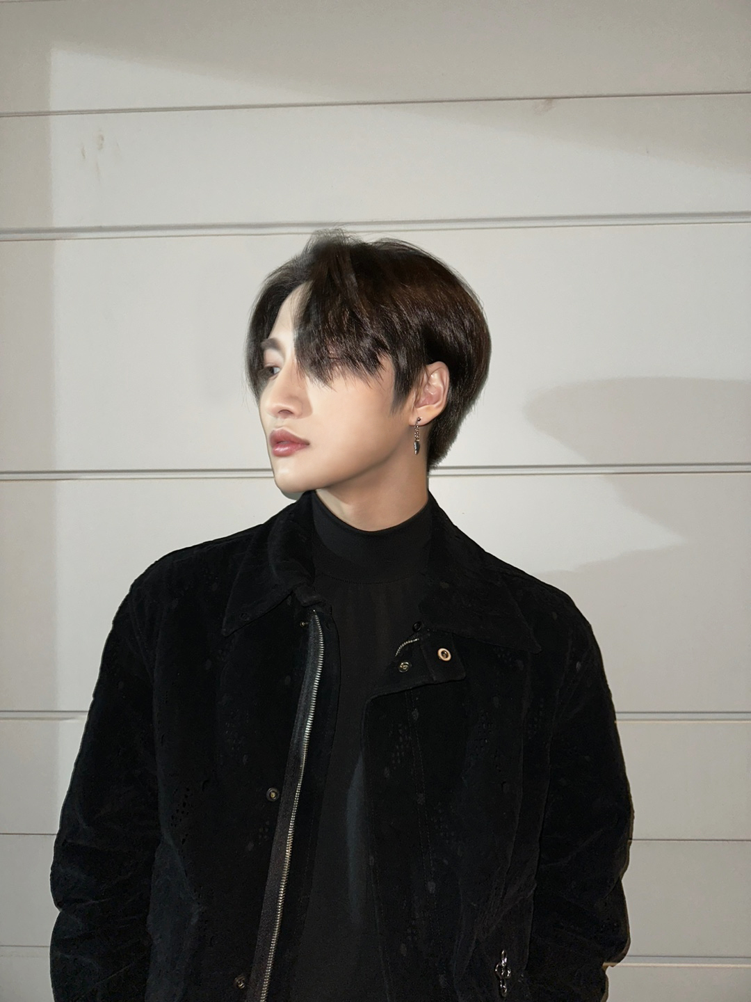 [잡담] 최근에 머리 좀 기른 거 너무 내 취향으로 잘생김...🥺💕 | 인스티즈