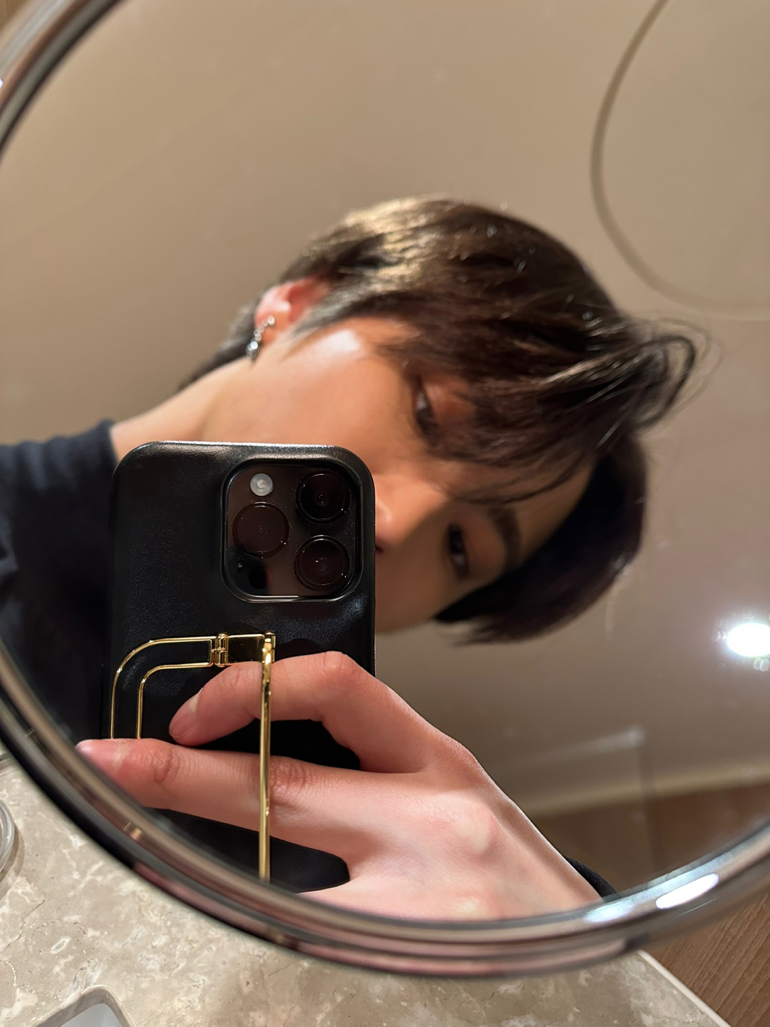 [잡담] 최근에 머리 좀 기른 거 너무 내 취향으로 잘생김...🥺💕 | 인스티즈