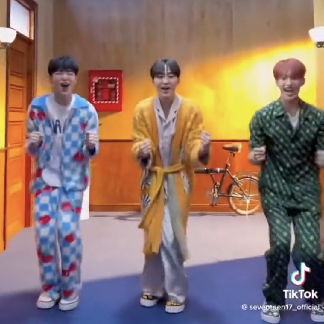 [잡담] 아니 세븐틴은 키도 다 다르면서 이런건 대체 어떻게 맞추는거임ㅋㅋㅋㅋㅋㅋㅋㅋㅋ | 인스티즈