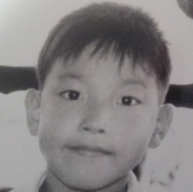 [잡담] 진짜 아기 때랑 너무 똑같이 생겼음 | 인스티즈