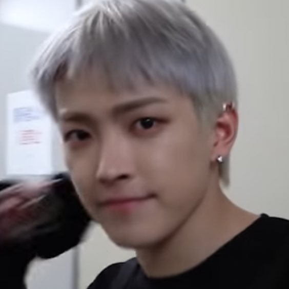 [잡담] 진짜 아기 때랑 너무 똑같이 생겼음 | 인스티즈