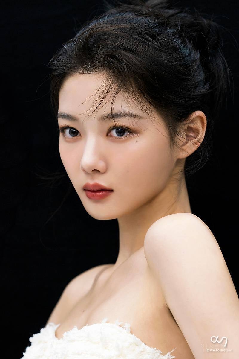 예뻐서 실검 1위 바로 찍었던 김유정 프로필 사진 | 인스티즈