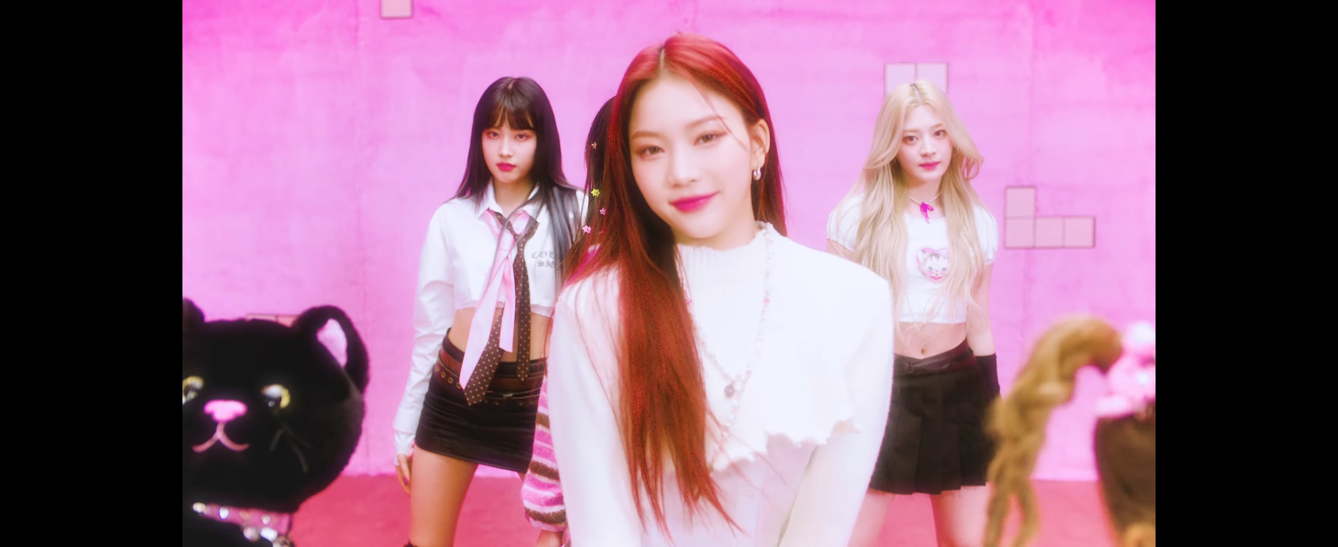 [잡담] 아앀ㅋㅋㅋ 스테이시 퍼피 뮤비보는데 깜짝놀랐네 | 인스티즈