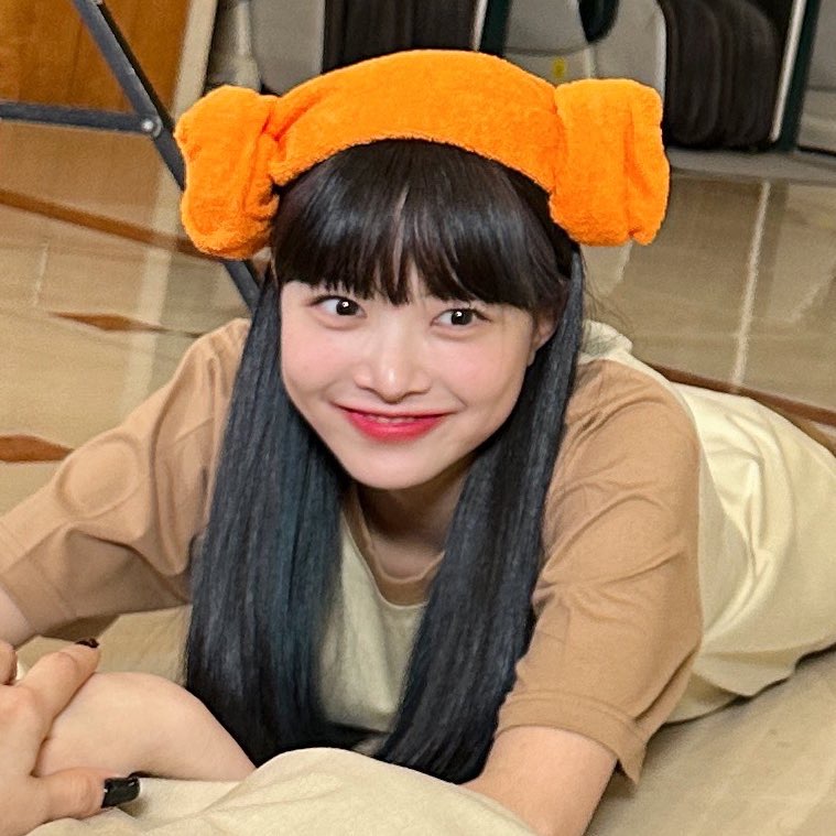 [잡담] 오늘 홍은채 아기은행장 핫데뷔 | 인스티즈