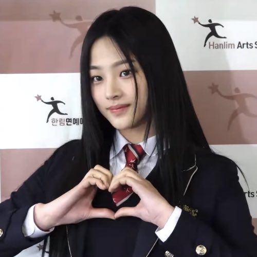 [잡담] 오늘 김민지 너무 이쁜데 ㅈㅂ 브이로그 찍어왔으면 | 인스티즈