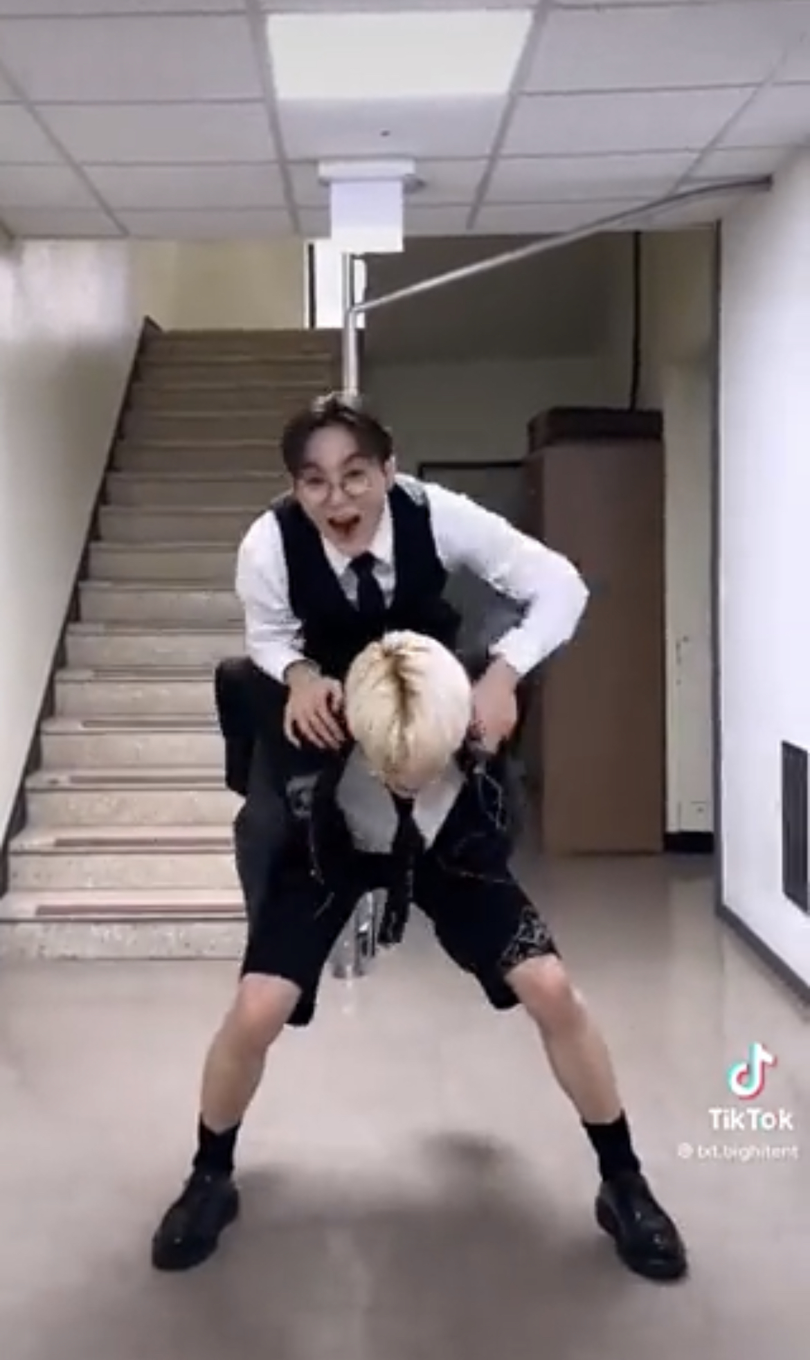 [잡담] 아 승관 수빈 어부바ㅋㅋㅋㅋ | 인스티즈
