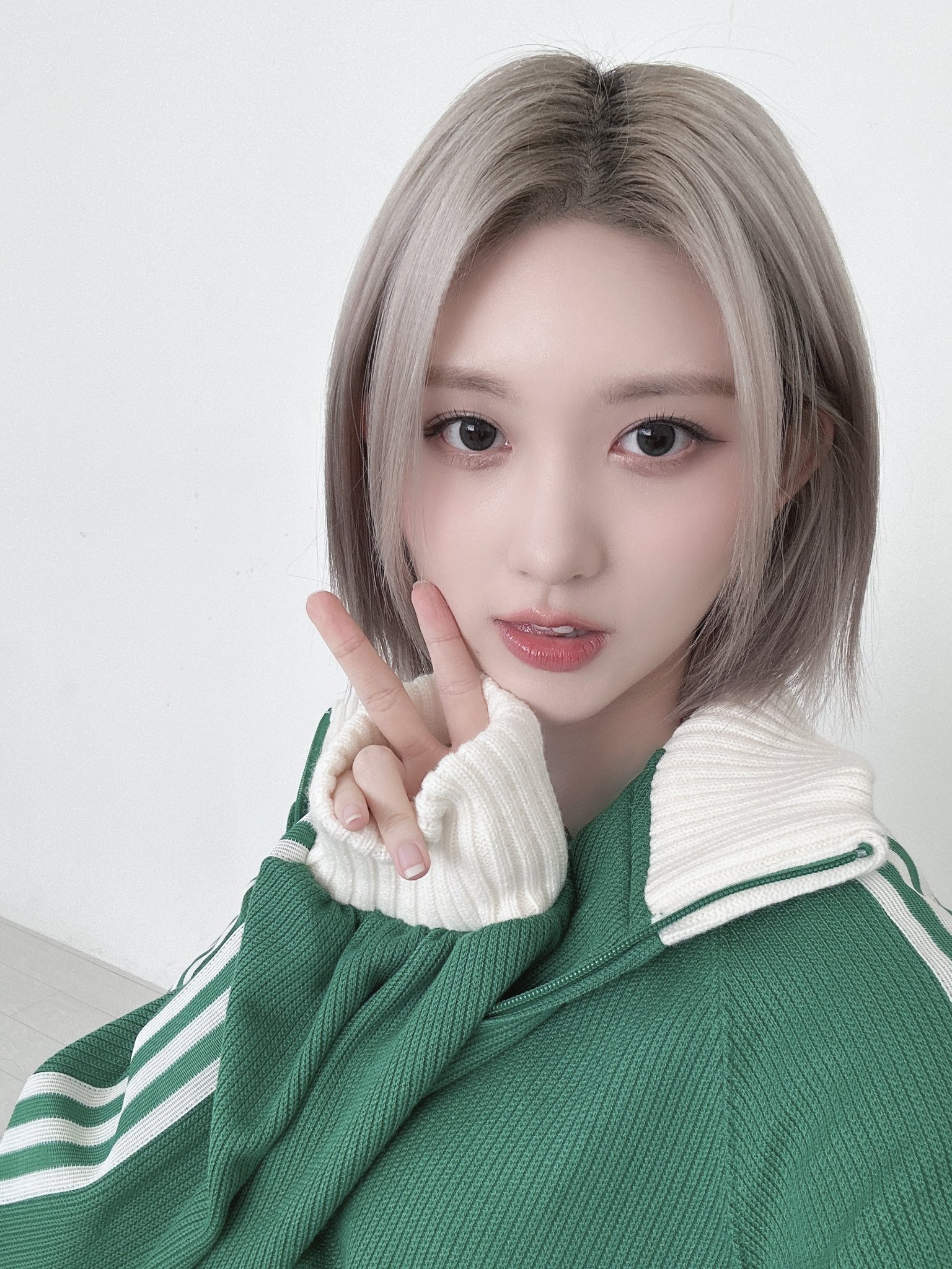 [잡담] 가을이 흑발 전 헤어도 너무 잘어울렸는데 | 인스티즈