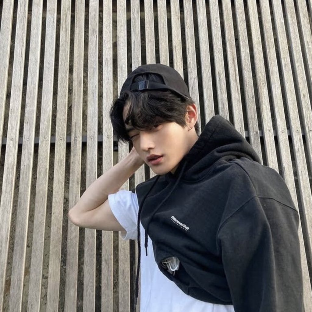 [잡담] 응 김지웅 데뷔하자💕 | 인스티즈