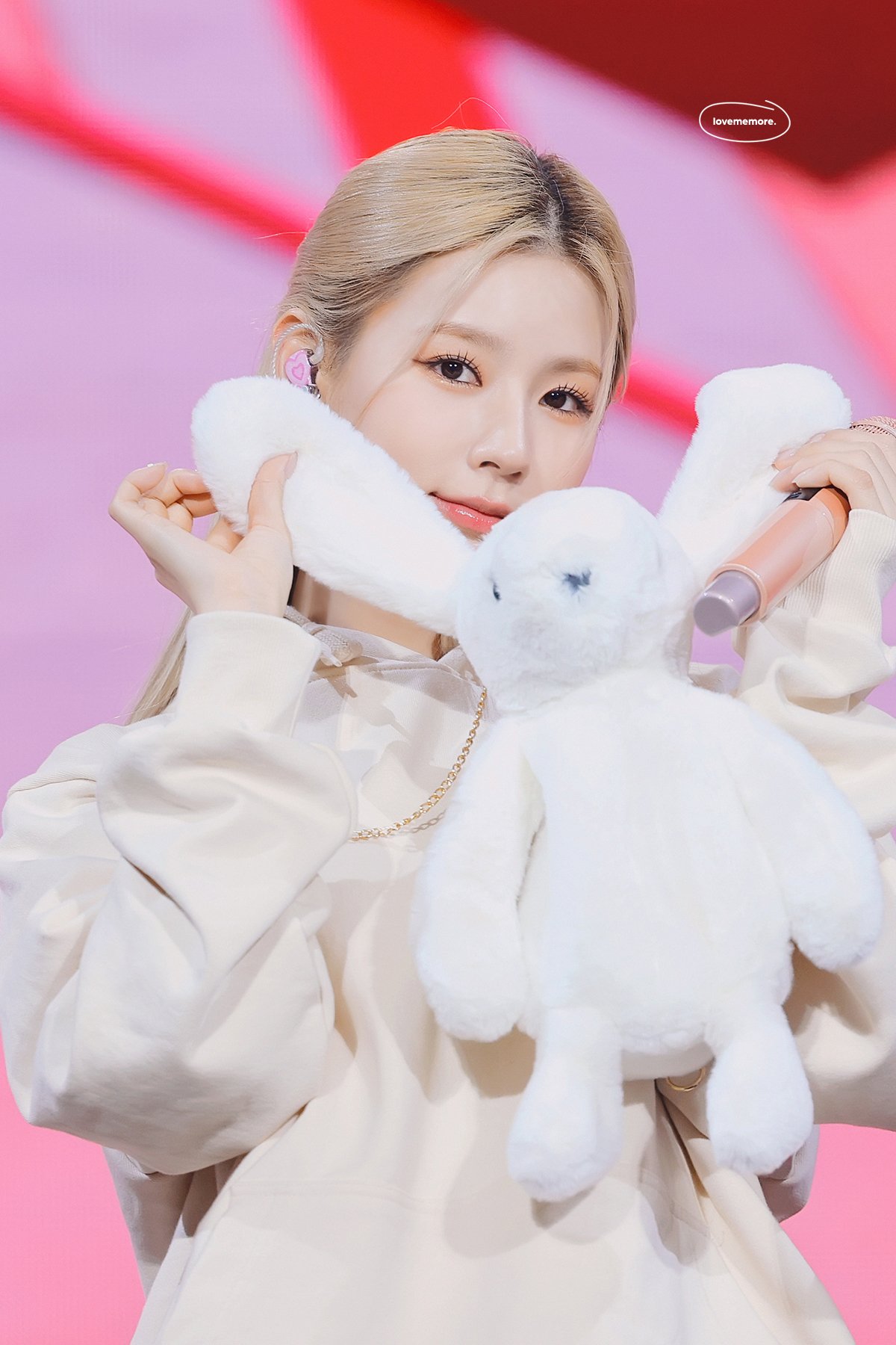 [잡담] 이렇게 보니깐 미연이 확신의 토끼상인 것 같기도 하고 | 인스티즈