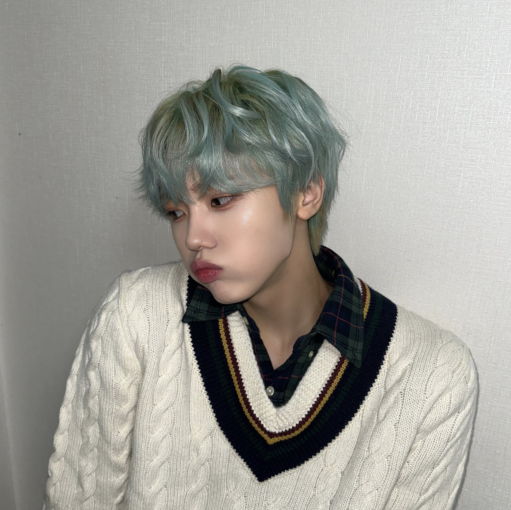 [잡담] 민트 머리 했는데 넘 이뽀 | 인스티즈
