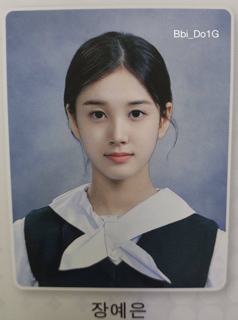 [잡담] 재이 설윤 졸업사진 봤어?? | 인스티즈
