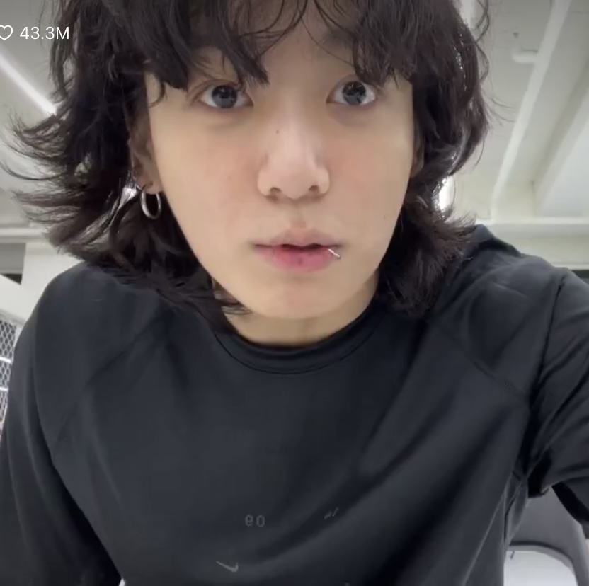 [잡담] 전정국 이렇게 우유에 담근 초코볼같이 생겨도 되는거임?? | 인스티즈