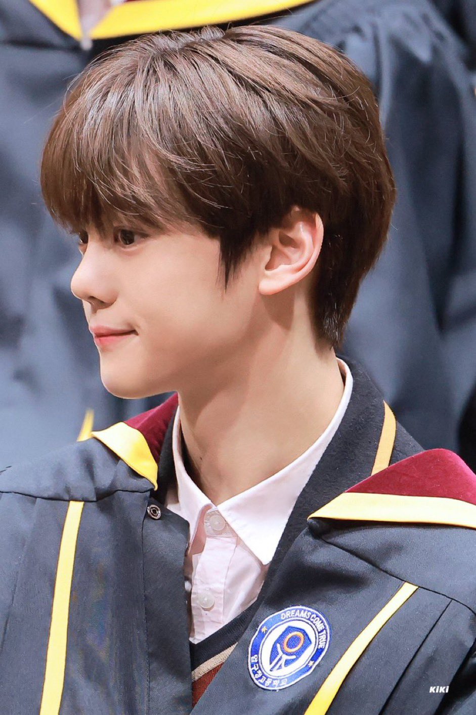 [잡담] 내가 보기엔 김규빈 필모에 압고 졸업식 넣어야됨 | 인스티즈