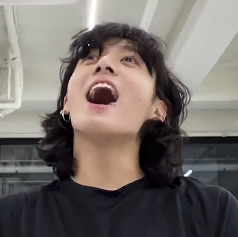 [잡담] 눈뜨자마자 어제 정국라이브 또 봤음 | 인스티즈