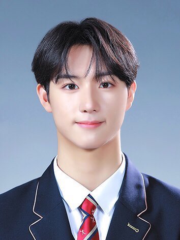 [잡담] 04년생 남돌 졸사 모아봄😆😆 | 인스티즈