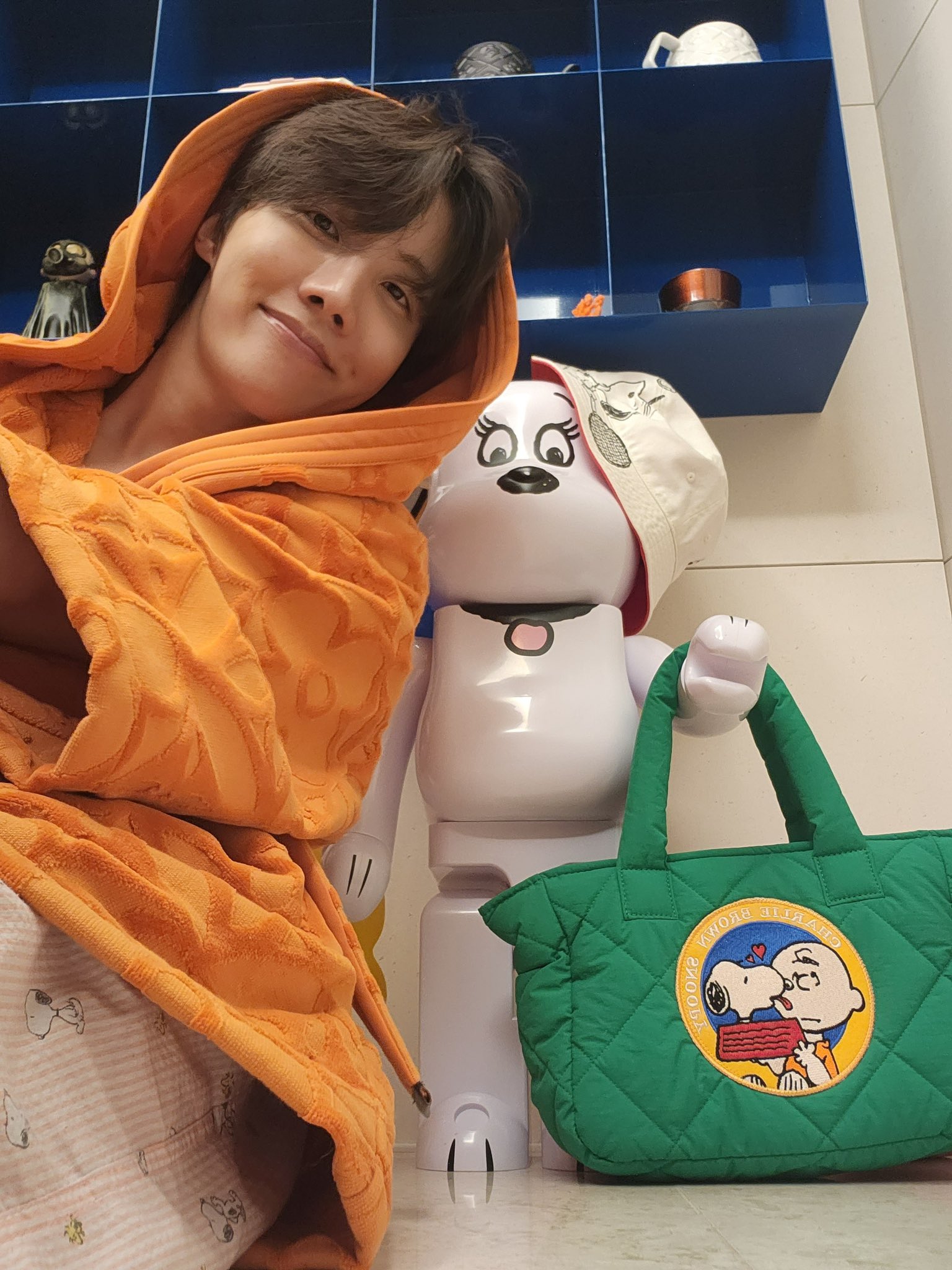 [잡담] 제이홉 이거 대체 뭘 입은걸까 | 인스티즈