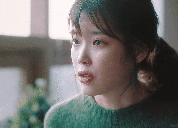 [잡담] 여러분이 생각하는 아이유가 커리어에 가장 큰 성과를 남긴 해는 언제? | 인스티즈