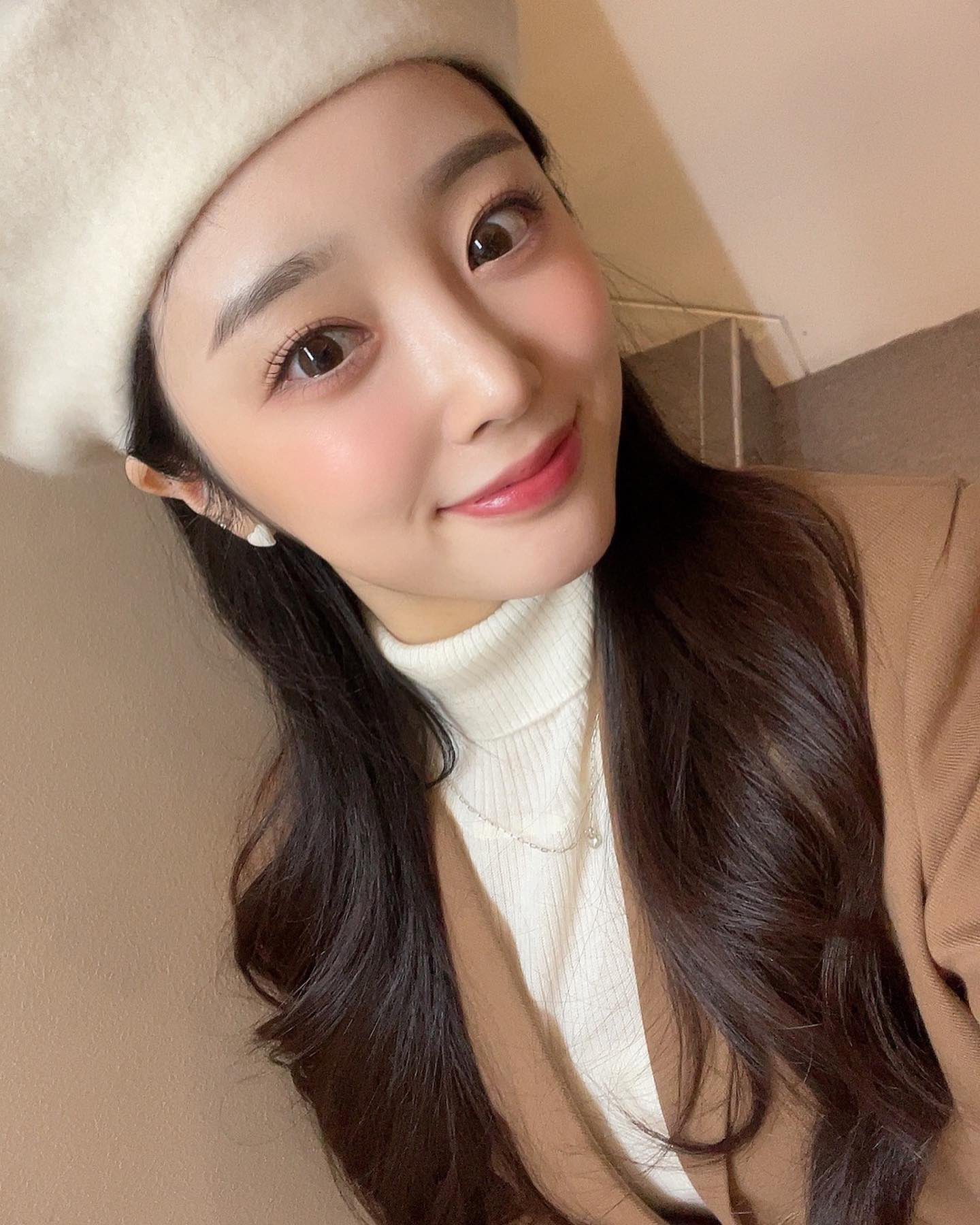 [잡담] 오 라잇썸 히나 베레모 되게 잘어울린다 | 인스티즈