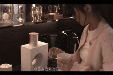 [잡담] 제니는 물을 반이나 채운거임 반을 버렸다 (X) | 인스티즈