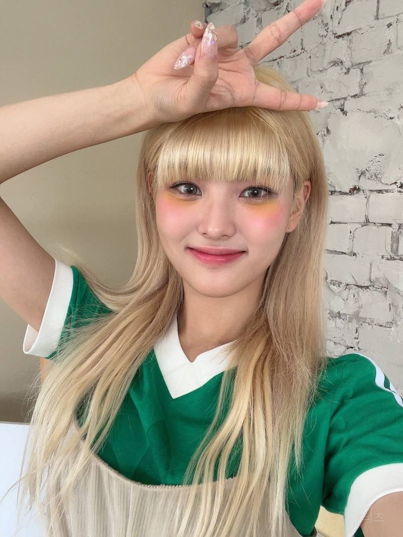 데뷔 후 처음으로 앞머리 낸 듯한 여자 아이돌 | 인스티즈