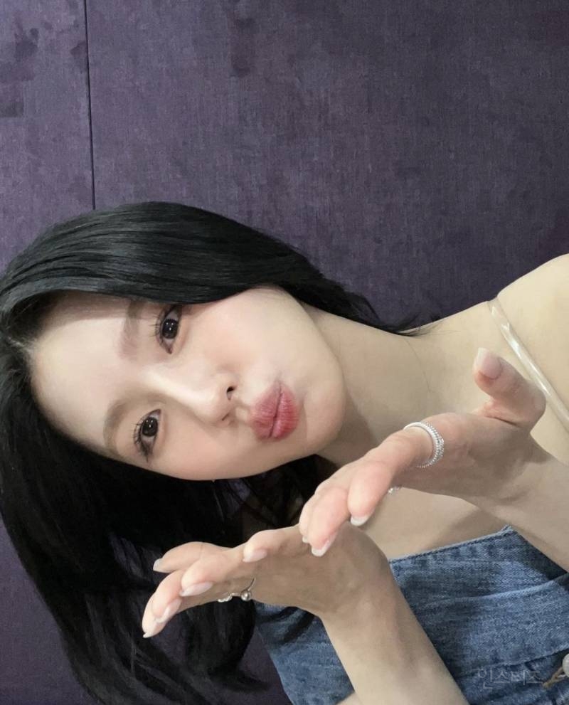 멤버들 전원 금발에서 어두운 색으로 염색한 듯한 여자 아이돌 그룹 | 인스티즈