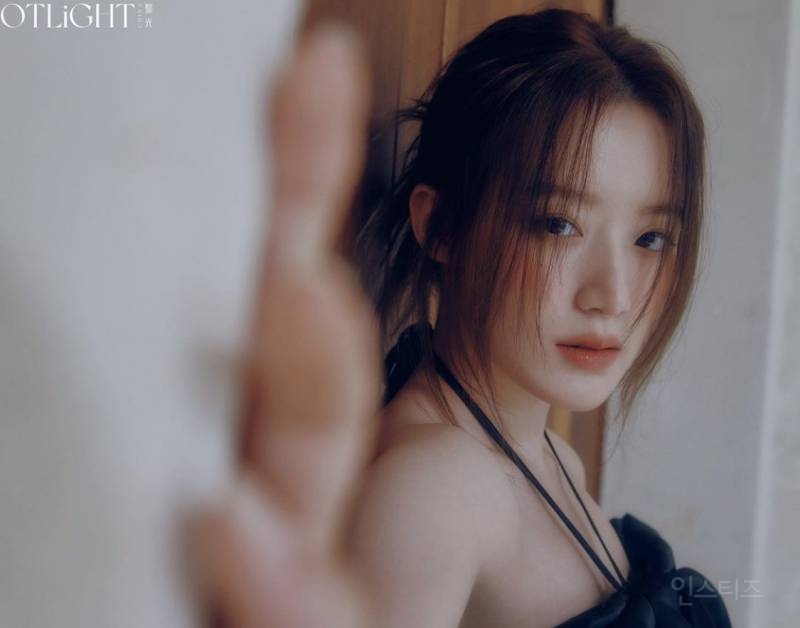 멤버들 전원 금발에서 어두운 색으로 염색한 듯한 여자 아이돌 그룹 | 인스티즈