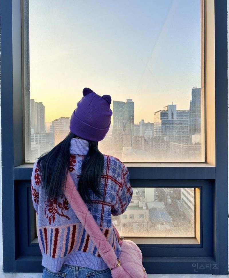 멤버들 전원 금발에서 어두운 색으로 염색한 듯한 여자 아이돌 그룹 | 인스티즈