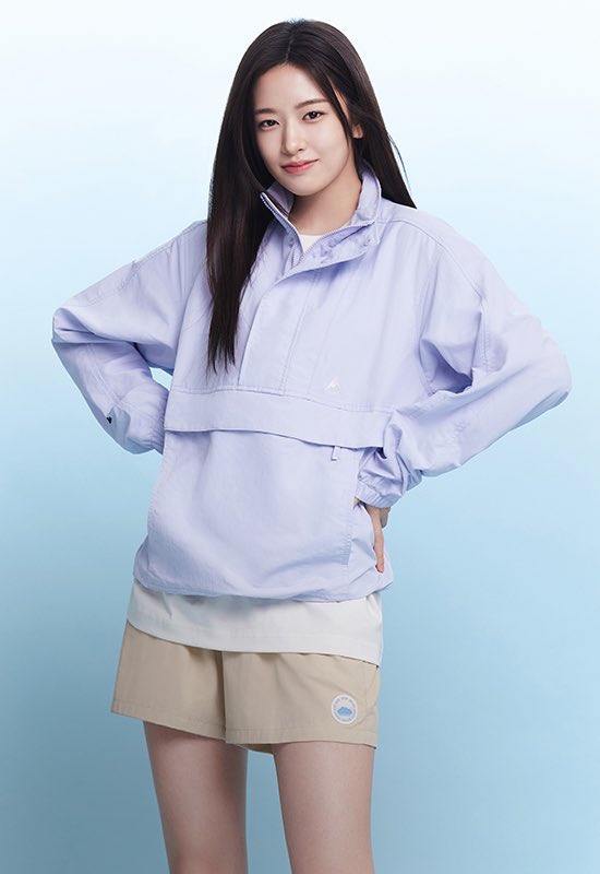 [잡담] 안유진 네파 사진 뜬거 너무 잘 어울린다 | 인스티즈