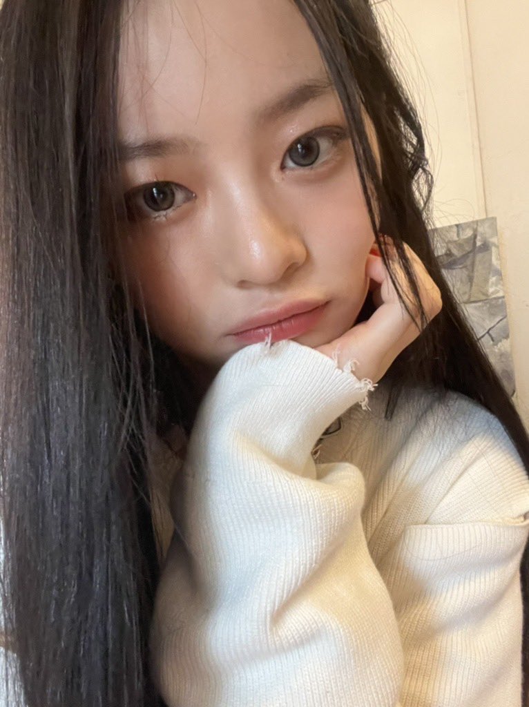 [잡담] 근데 하니는 진짜 귀엽고 예쁜거 다하는듯ㅠㅠ | 인스티즈