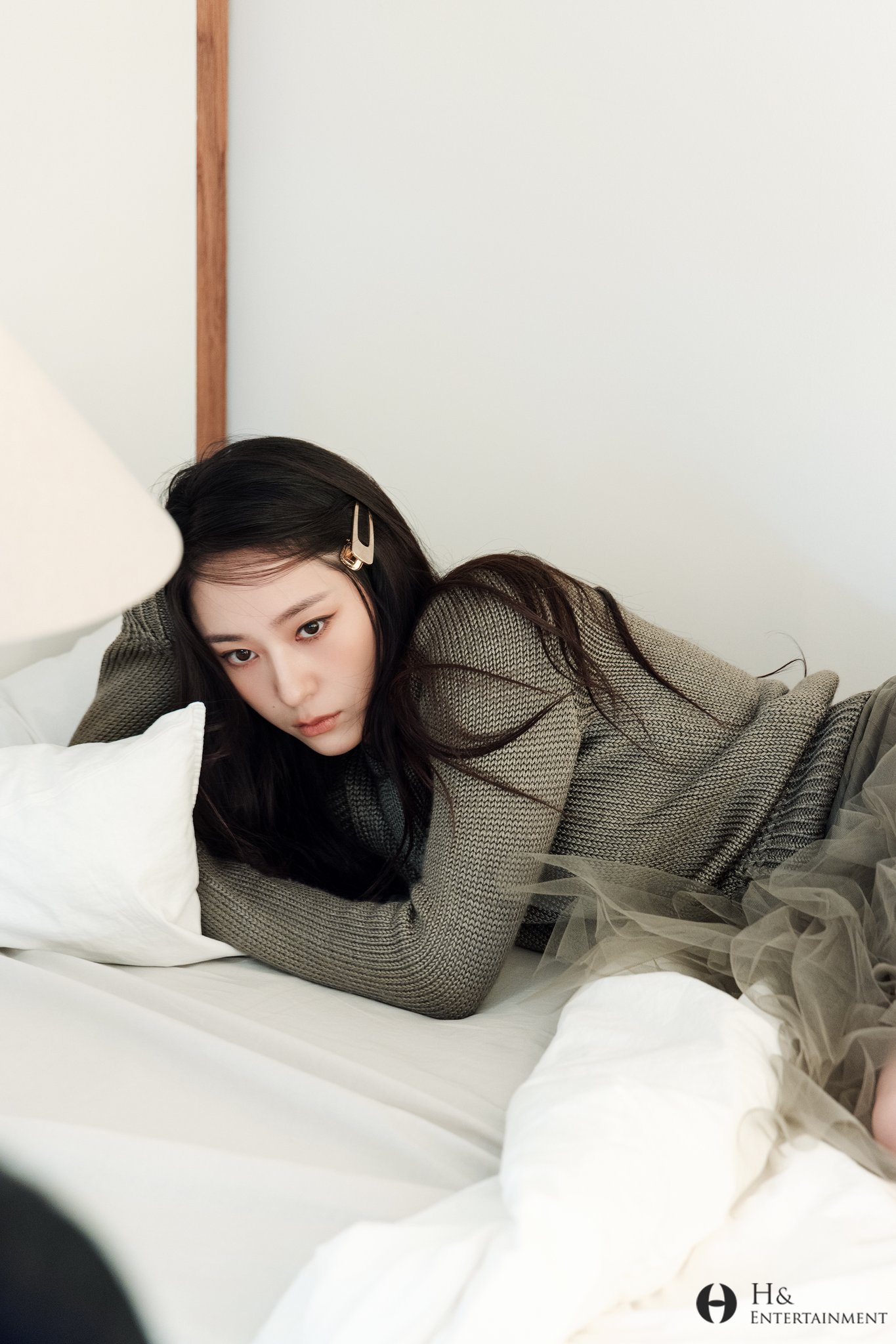 [잡담] 크리스탈 이번에 뜬 사진 2013-2014년쯤 생각난다 | 인스티즈