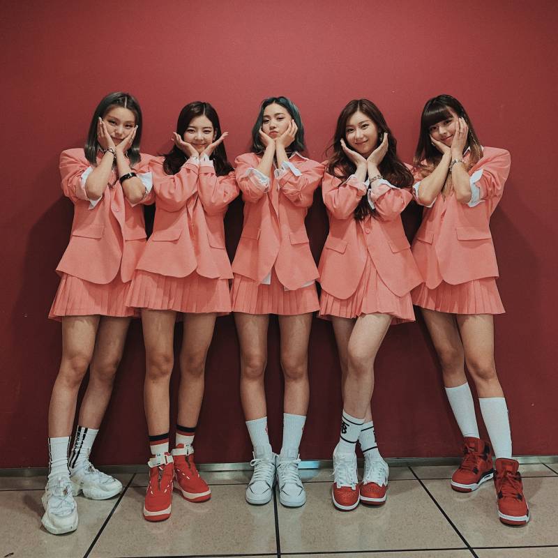 최근 쇼음악중심 나오는 아이돌 특징..............jpg | 인스티즈