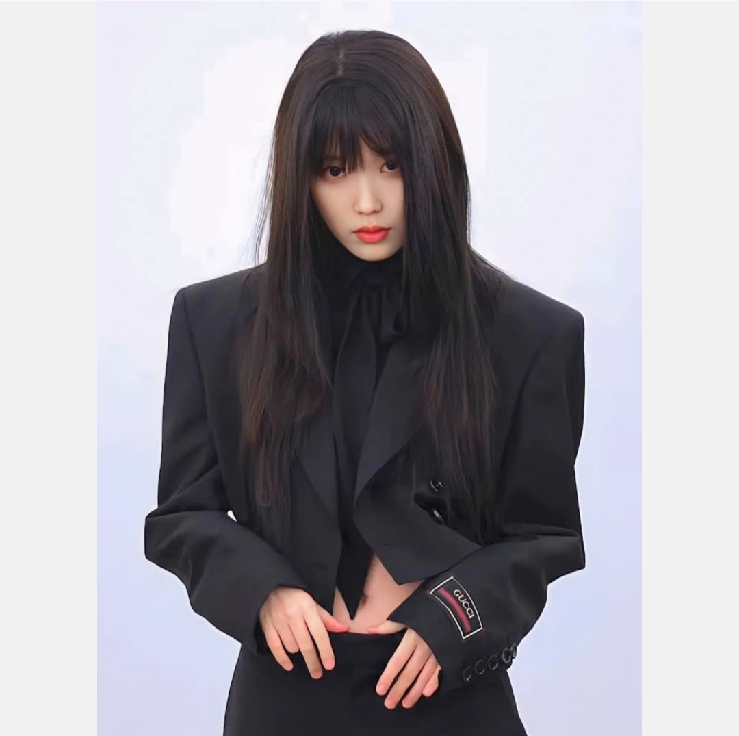 [잡담] 아이유 이런얼굴 먼가 초면이네 | 인스티즈