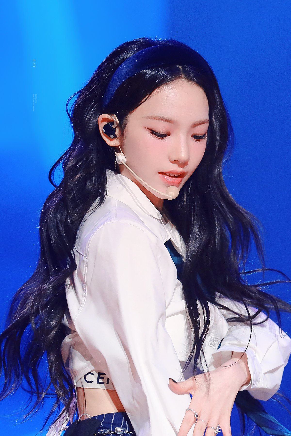 [잡담] 카리나 펌머리에 머리띠는 공식이다 | 인스티즈