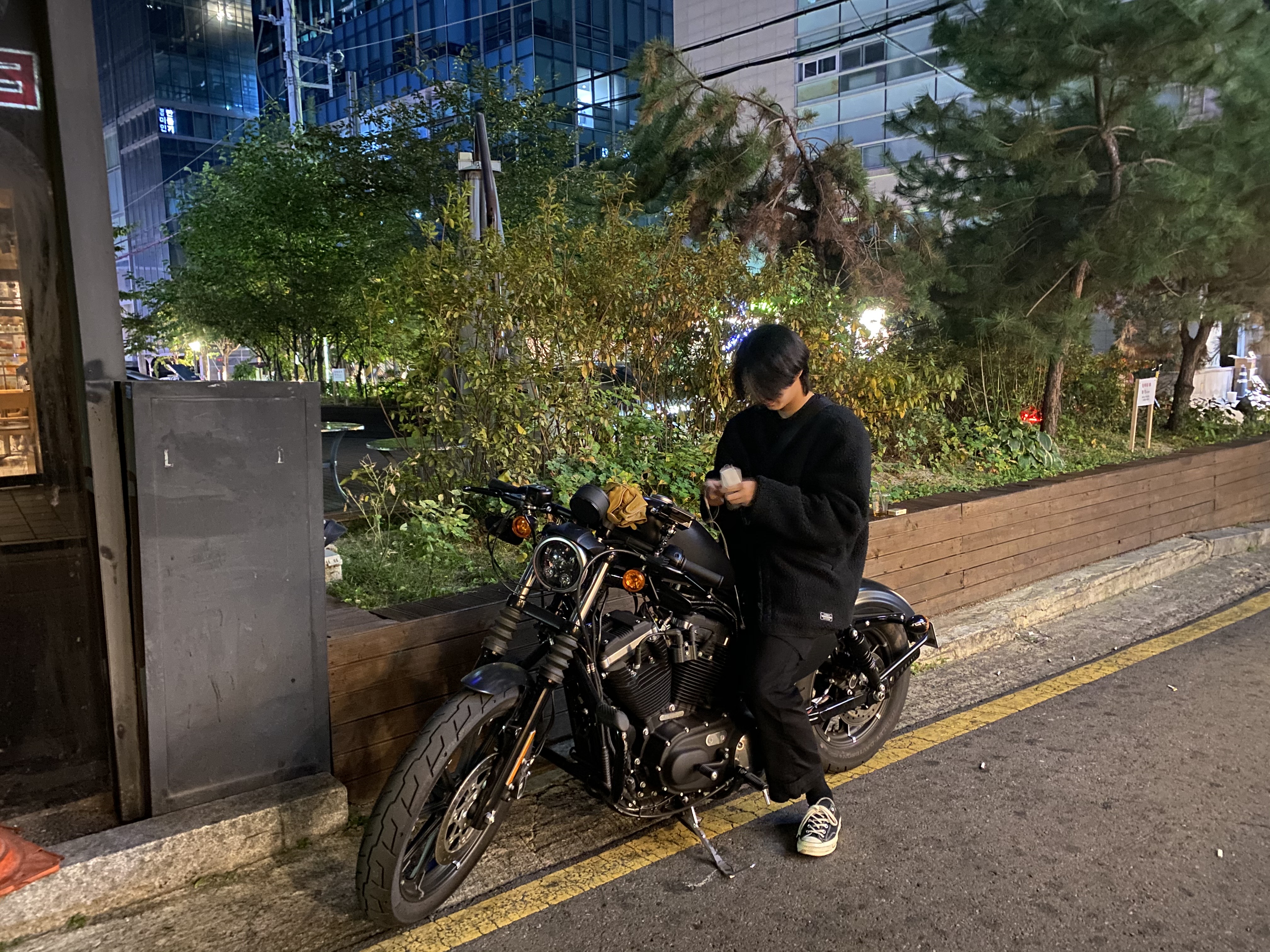 [잡담] 채형원+바이크는 너무 설레는 포인트가 많음 | 인스티즈
