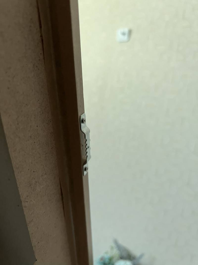 애들아 .. 이렇게 된 액자는 벽에 어떻게 걸수있어? ㅠㅠ | 인스티즈