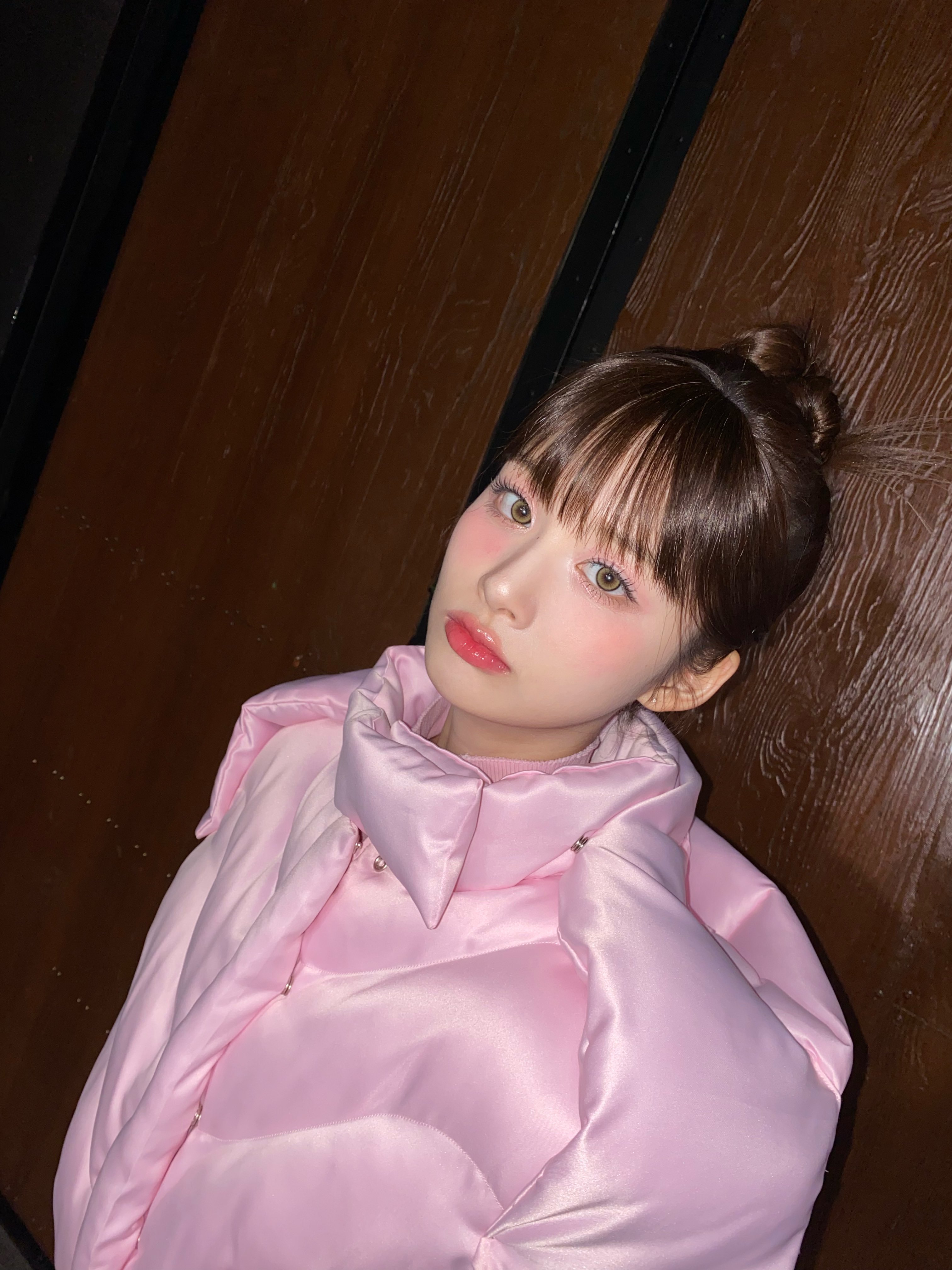 [잡담] 와 설윤 앞머리 셀카떴다.. | 인스티즈