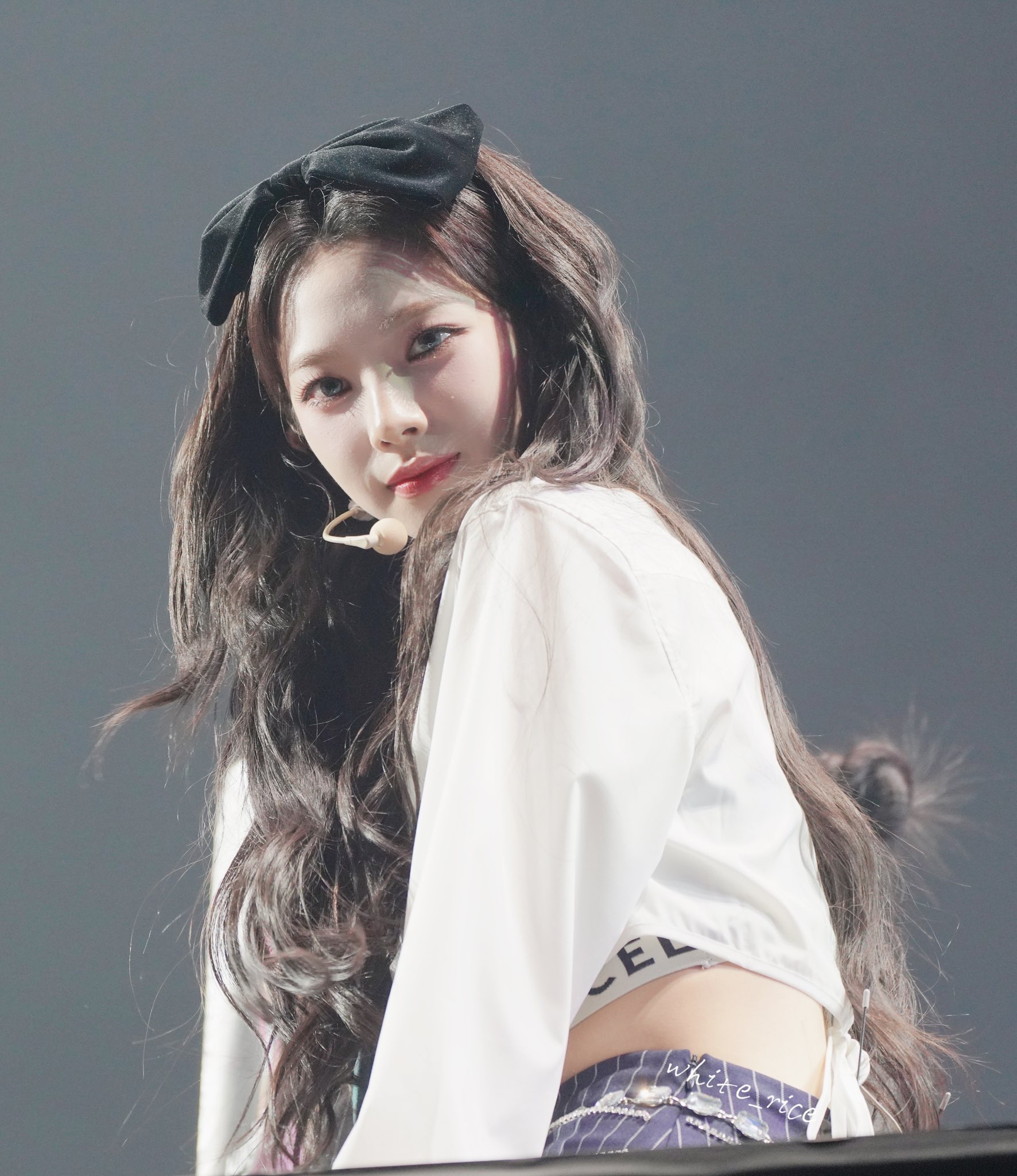 [잡담] 카리나 펌머리에 머리띠는 공식이다 | 인스티즈