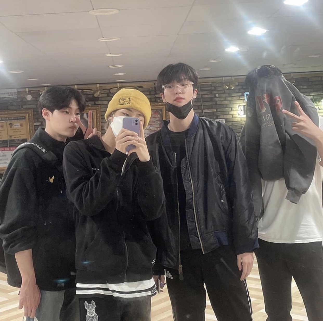 [잡담] 건욱이 사진 중에서 젤 황당한 거 | 인스티즈