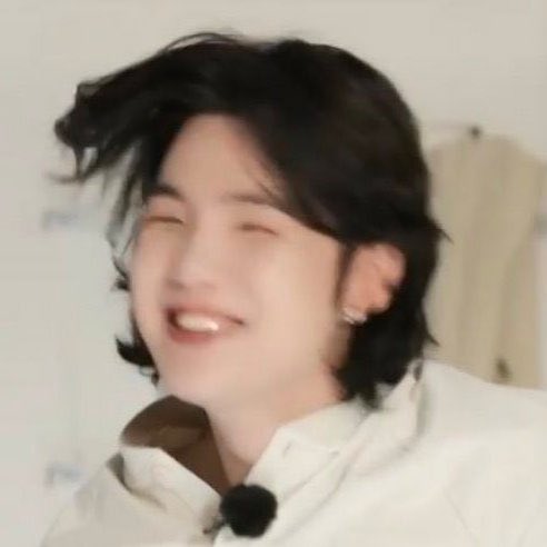[잡담] 방탄 슈가는 진짜 덕후들 환장하는 외모 요소가 많은 듯ㅋㅋㅋㅋ | 인스티즈
