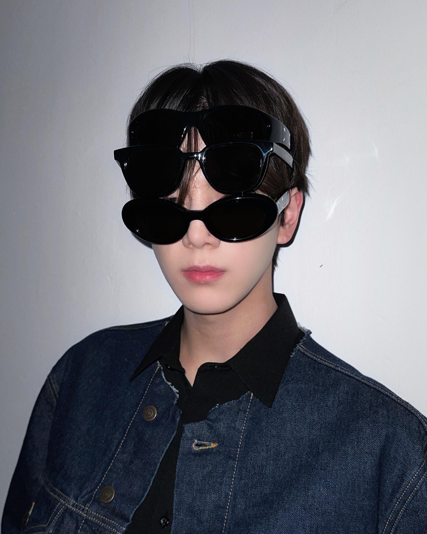 [잡담] 더보이즈 영훈 뉴 메종마르지엘라 x 젠틀몬스터 제품 인스타 광고 올린 사진 볼사람ㅋㅋㅋㅋ | 인스티즈