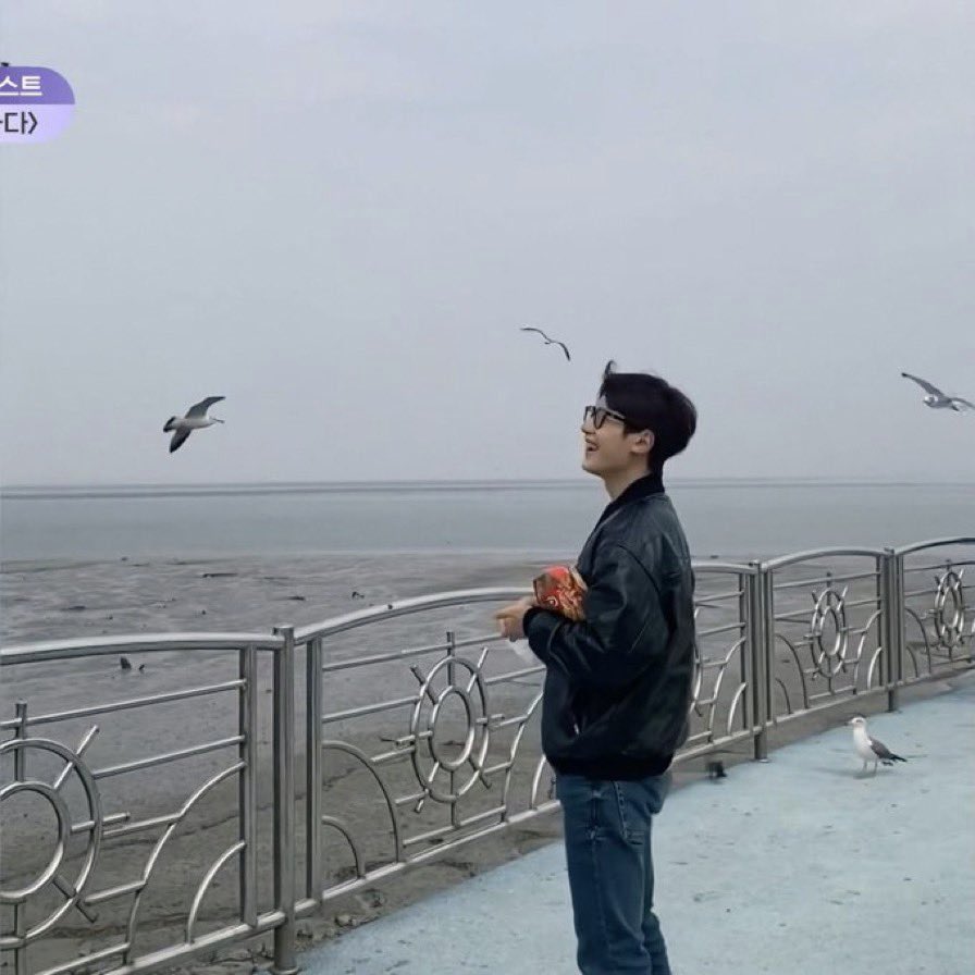 [잡담] 석매튜 안경 쓴 거 정면으로 보고싶다.. | 인스티즈