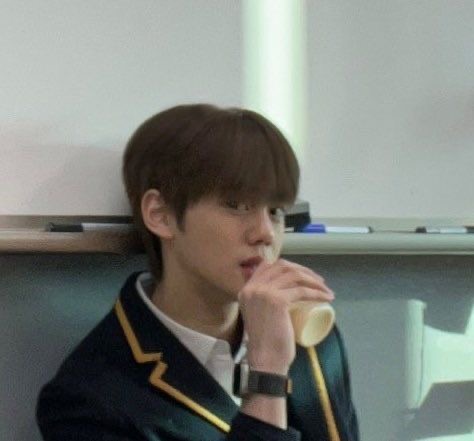 [잡담] 김규빈 진짜 너무 설레게 잘생김 | 인스티즈