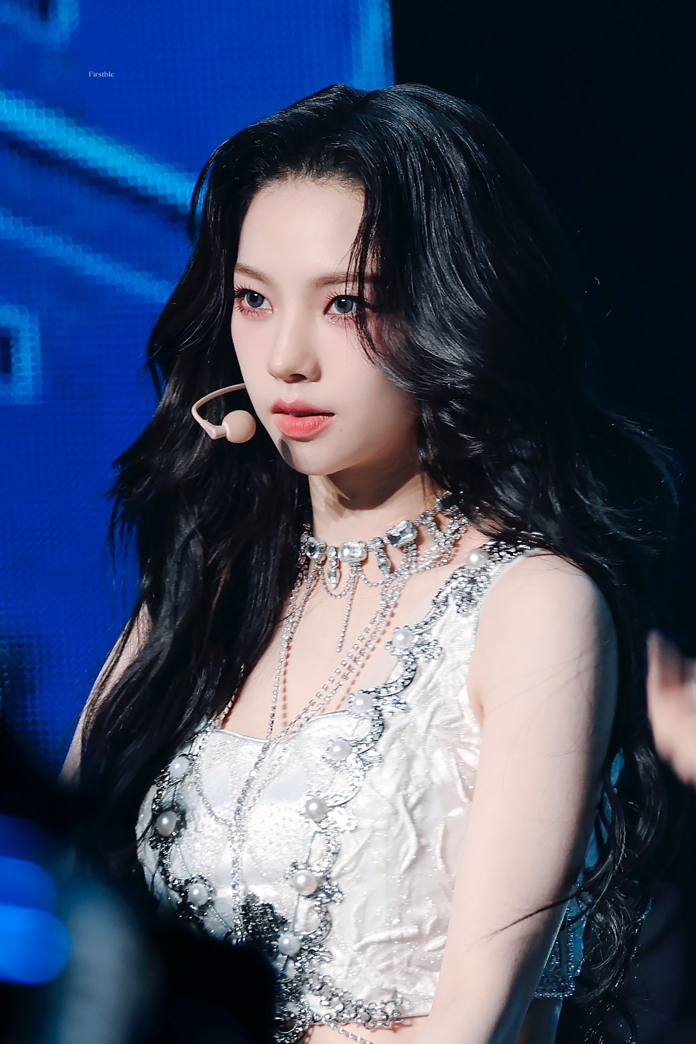[잡담] 카리나 콘서트사진 뜨는거마다 미쳤는데 | 인스티즈