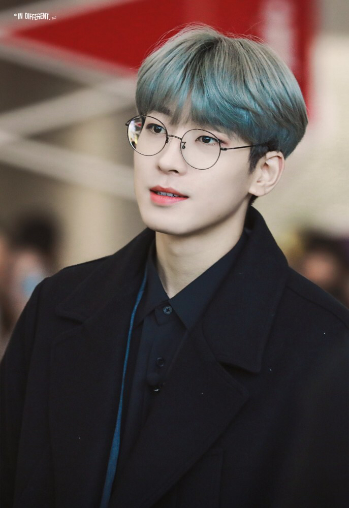 [잡담] 안경이 너무 잘 어울리는 남돌 (내 기준) | 인스티즈