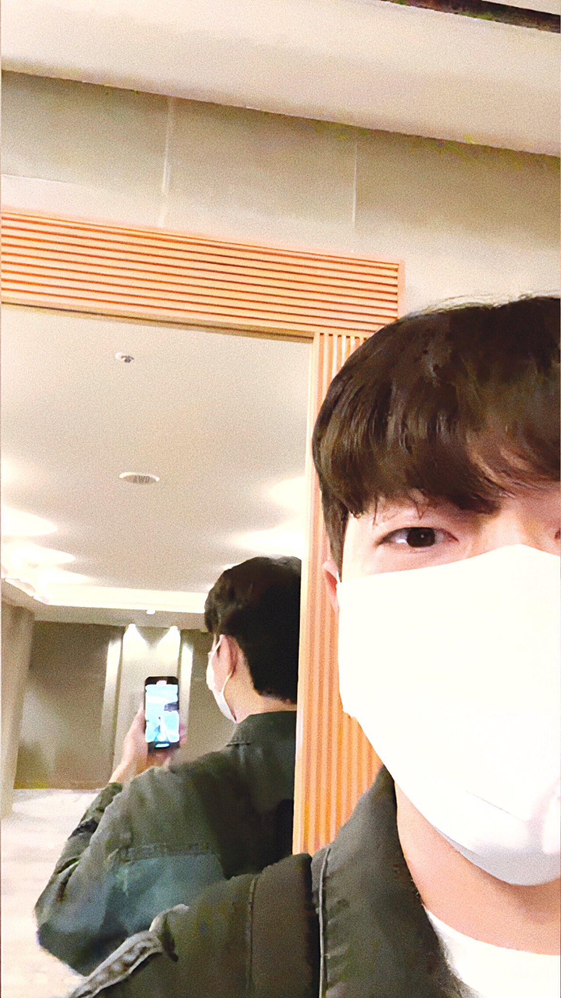 [잡담] 윤두준 브이로그 영통 구도로 보여줌 | 인스티즈