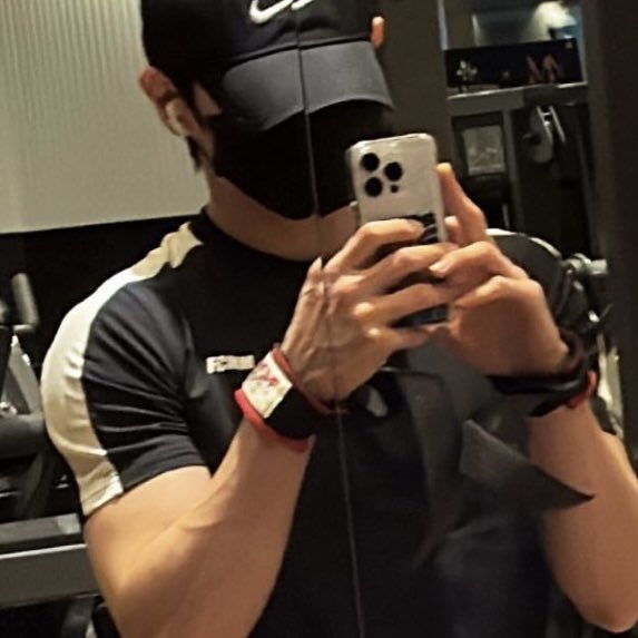 [잡담] 양요섭 요즘 왜 맨날 이런 사진 올려.... | 인스티즈