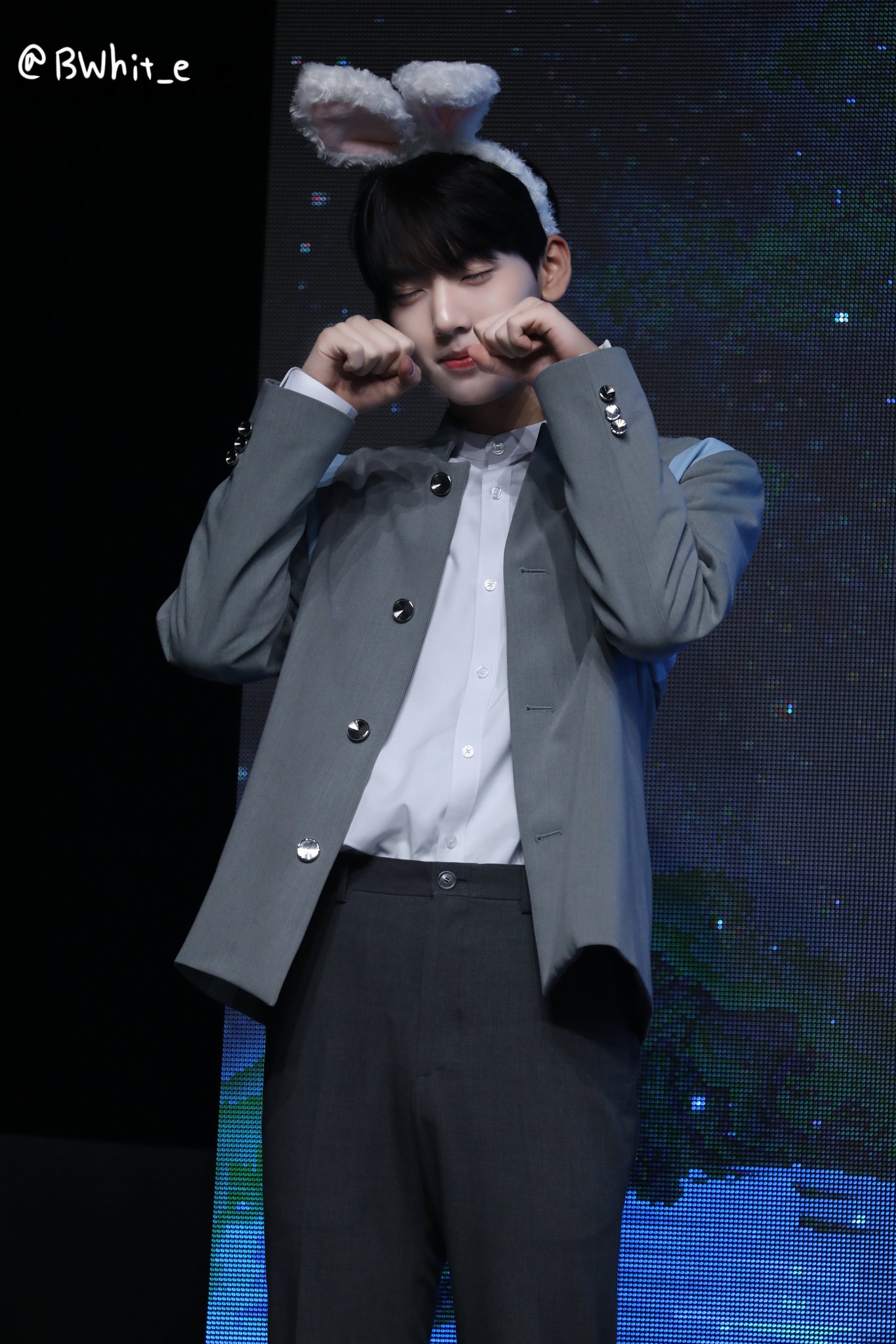 [잡담] 모라구 오늘이 아기토끼 생일이라구???🐰 | 인스티즈
