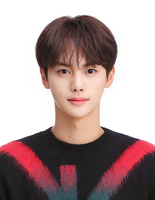 [잡담] 위에화가 올려준 김규빈 증사 고화질 떴다 | 인스티즈