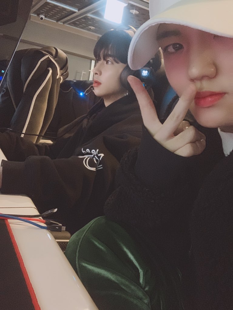 [잡담] 보플 관계성에 환장하는 익 있니 ? 무려 10년 친구인데 10년 뒤에도 같이 놀고있을거라는 두명이 있습니다 | 인스티즈