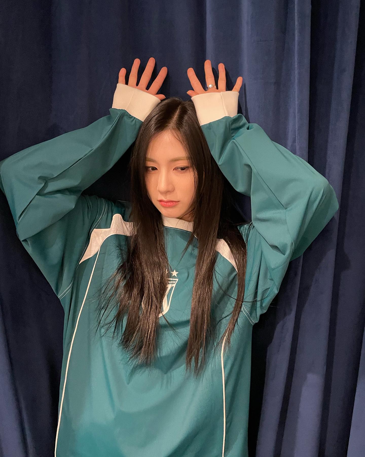 [잡담] 아 우리애들개웃기다...회사에서 포카용 포즈 리스트 만들어서준대 | 인스티즈